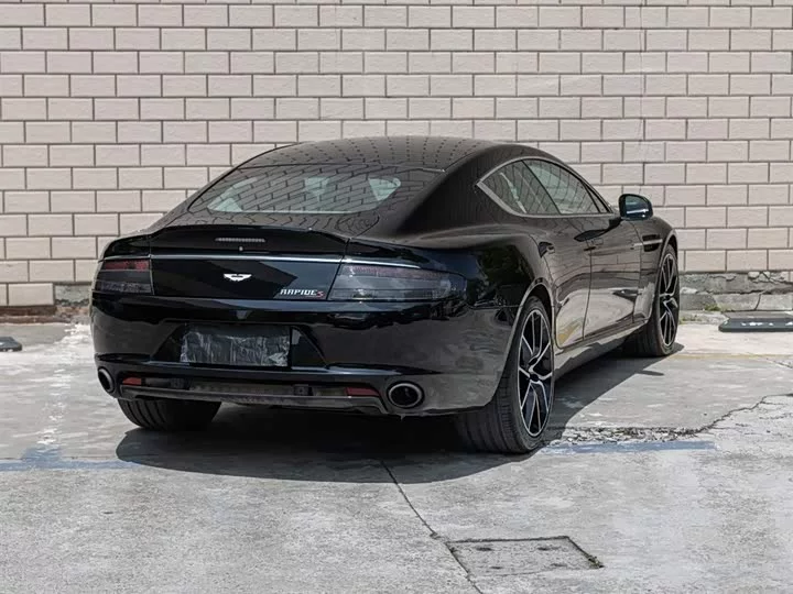 Aston Martin Rapide