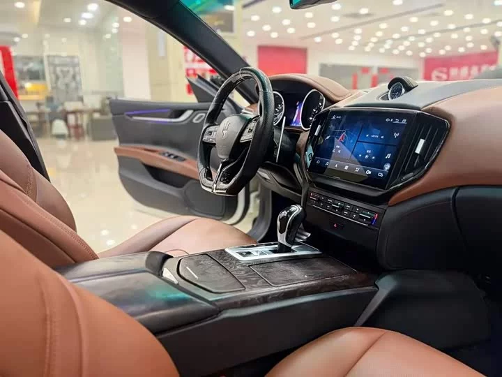 Maserati Ghibli