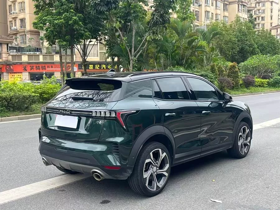Lynk & Co 06