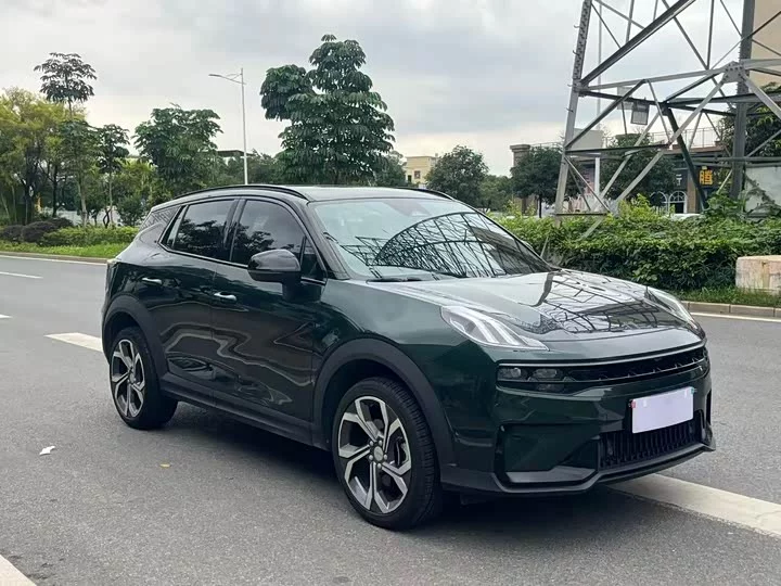 Lynk & Co 06