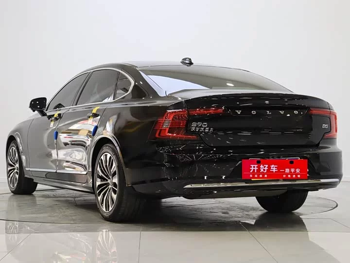 Volvo S90