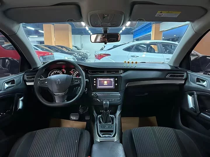 Peugeot 408