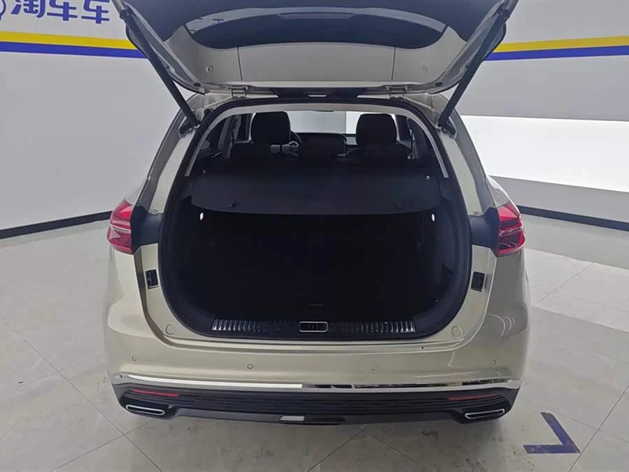Hongqi HS5