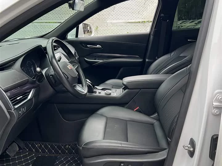 Cadillac XT4