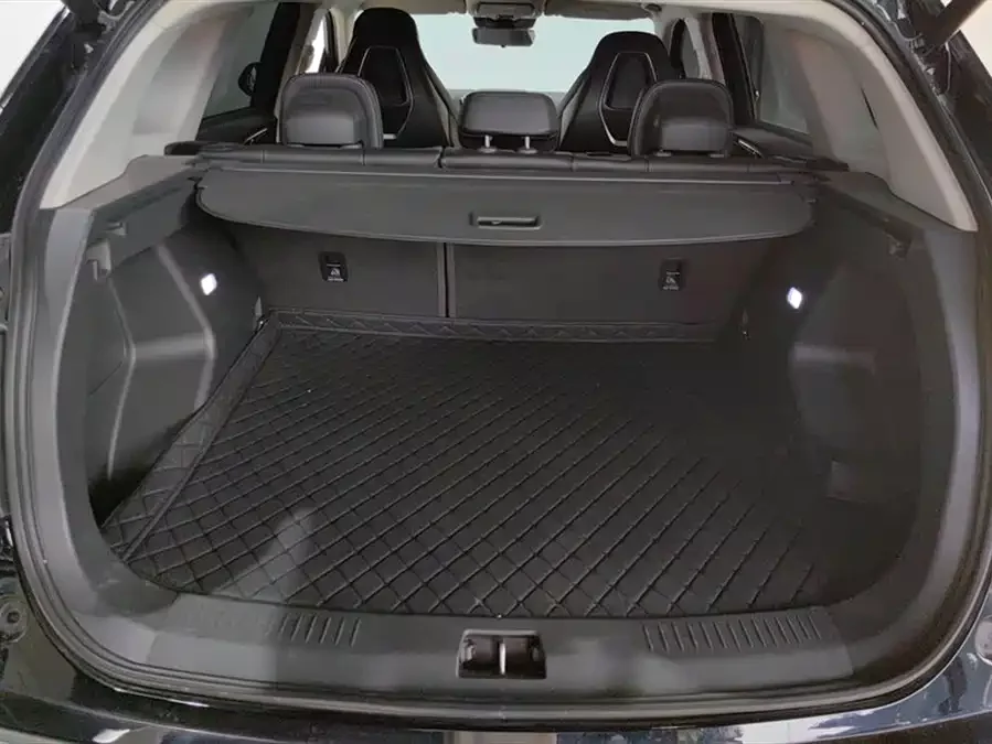 Hongqi HS3