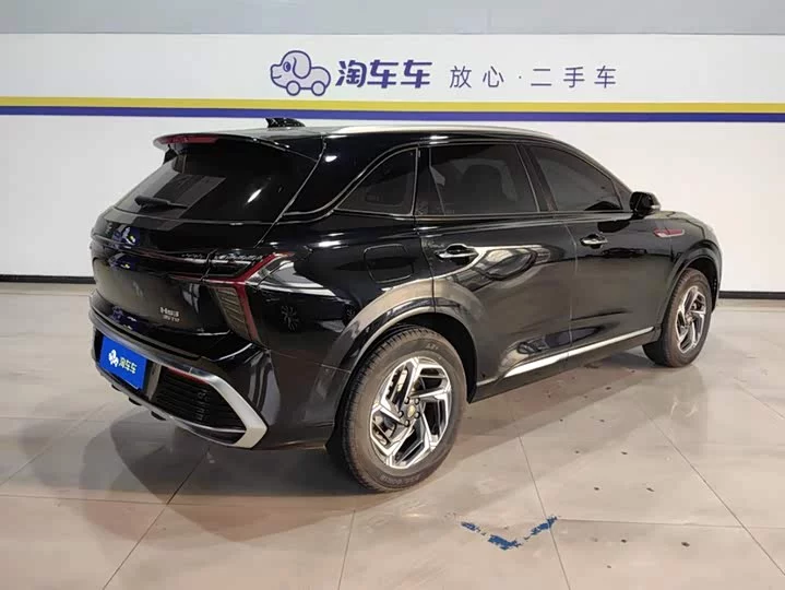 Hongqi HS3
