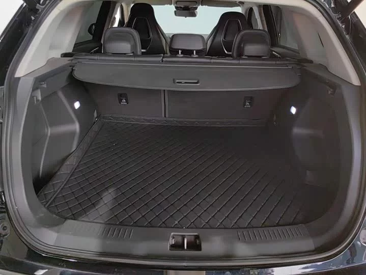 Hongqi HS3