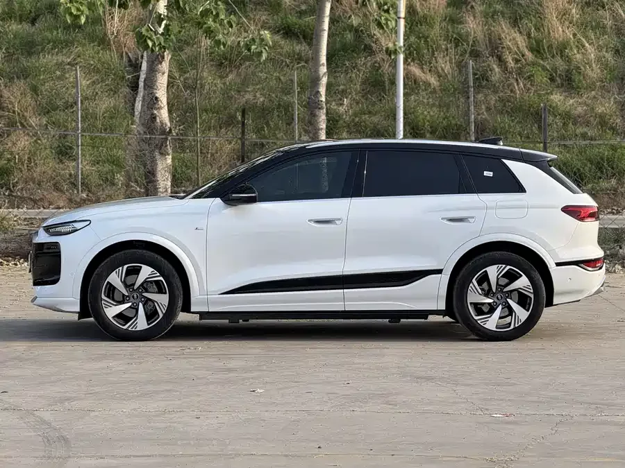 Audi Q6L e-tron