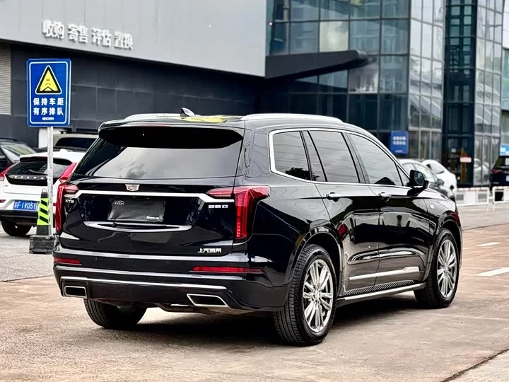 Cadillac XT6