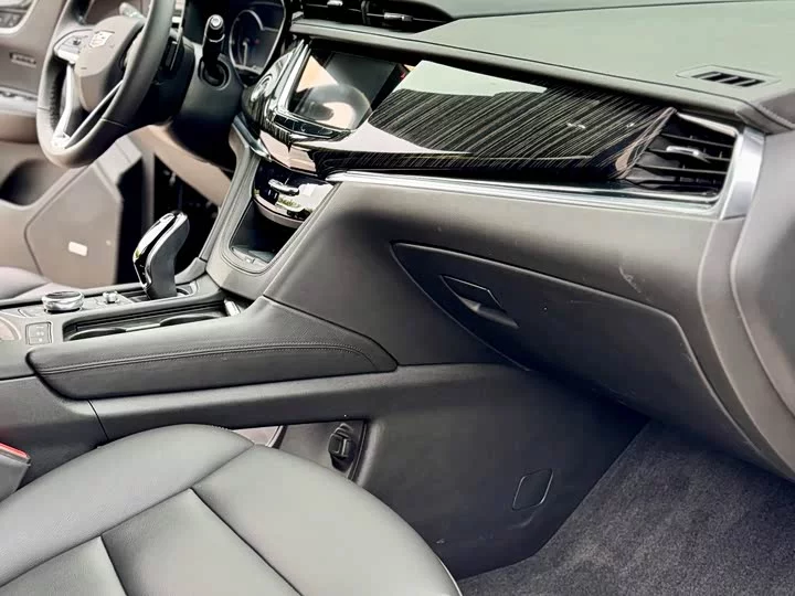 Cadillac XT6