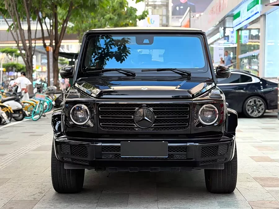 Mercedes Benz G-rated