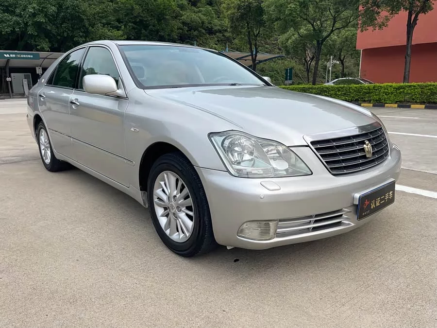 Toyota crown