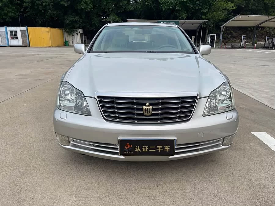 Toyota crown