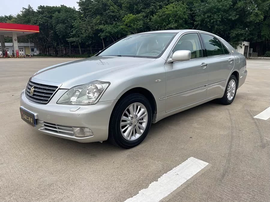 Toyota crown