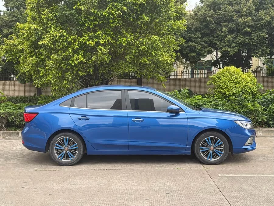 Roewe i5