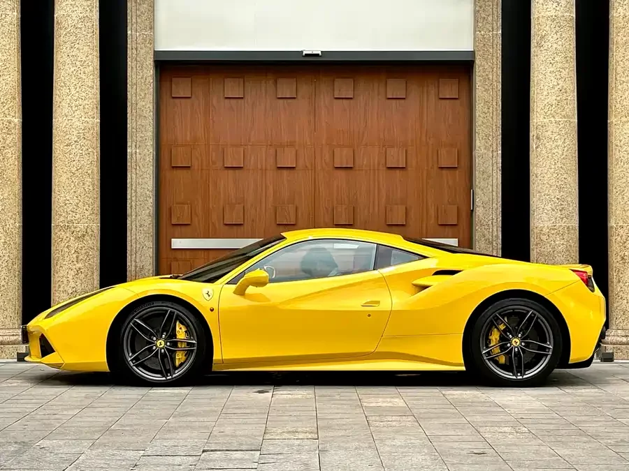 Ferrari 488