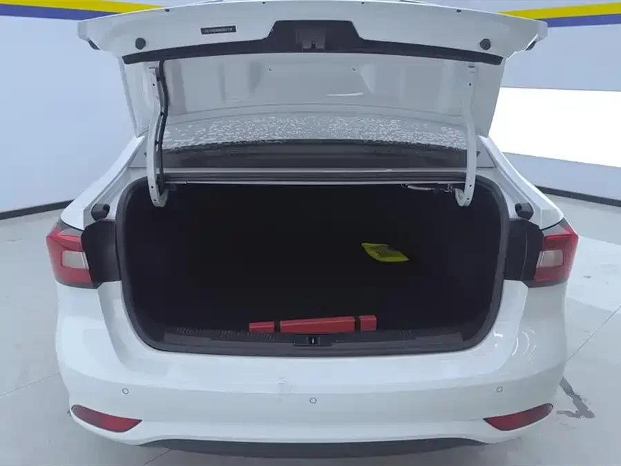 Roewe i5