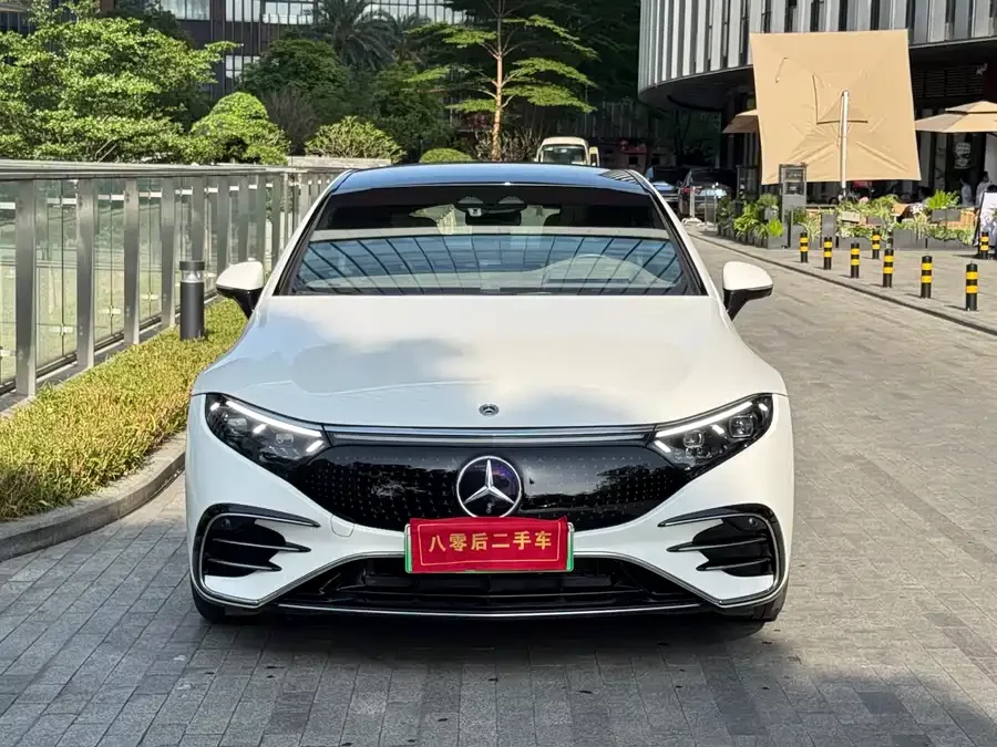 Mercedes Benz EQS