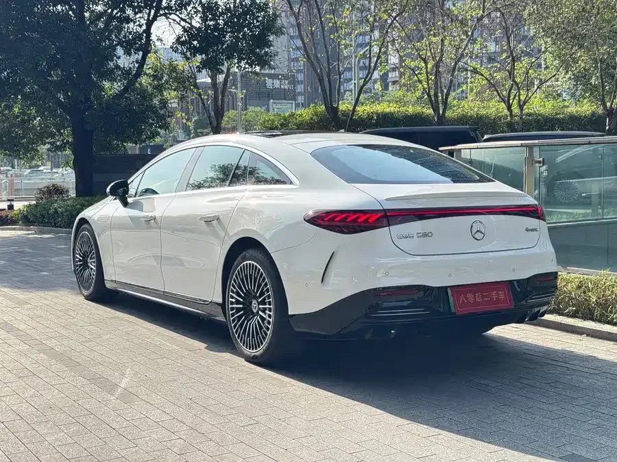 Mercedes Benz EQS