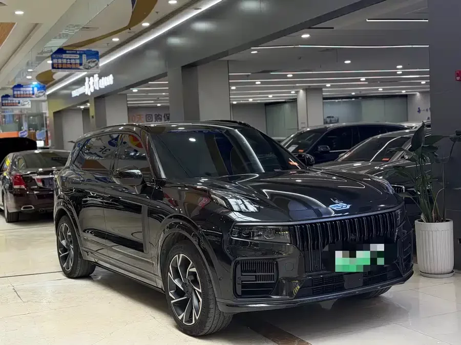 Lynk & Co 09