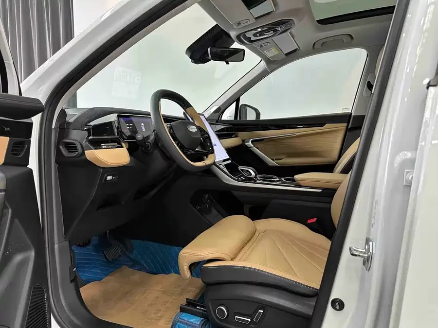Geely Boyue L