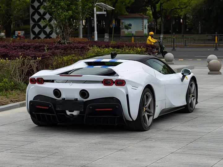 ferrari SF90