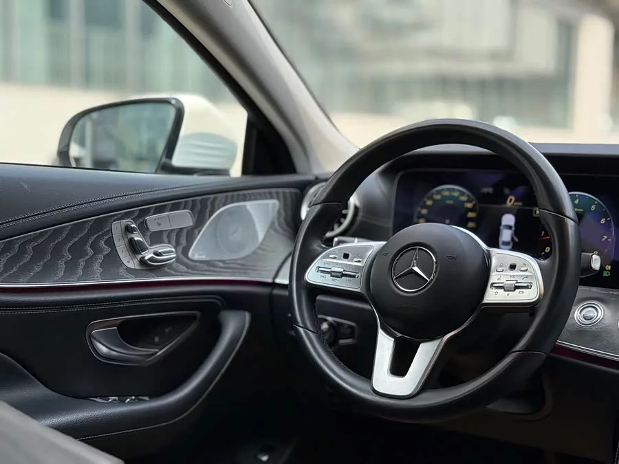 Mercedes Benz CLS