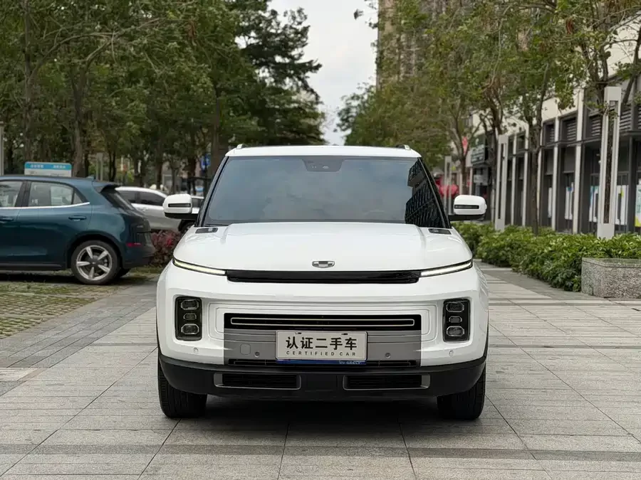 Geely ICON