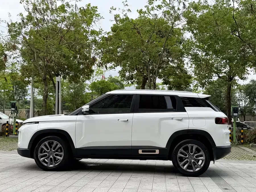 Geely ICON
