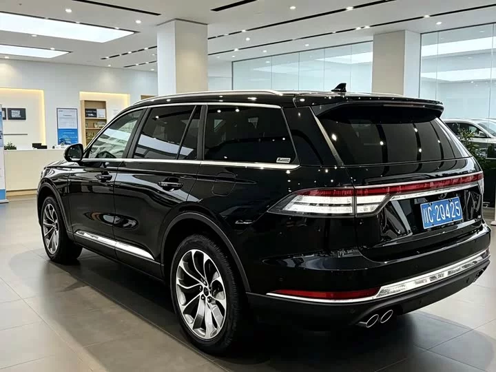 Lincoln aviator