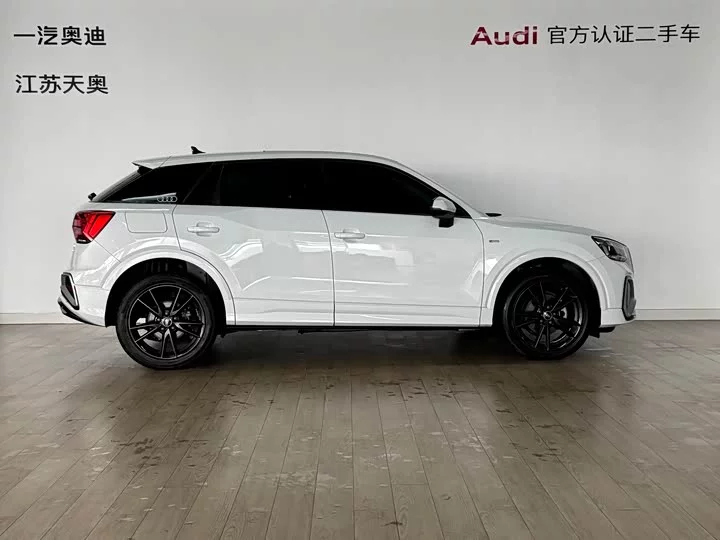 Audi Q2L