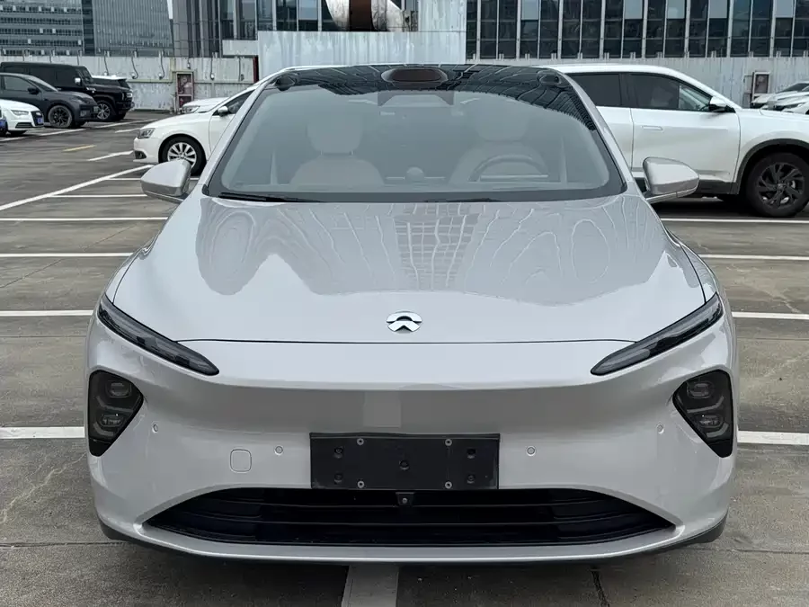 NIO ET7