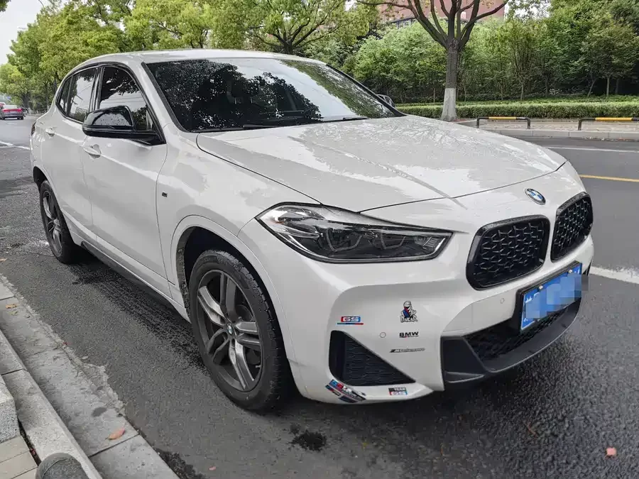 BMW X2