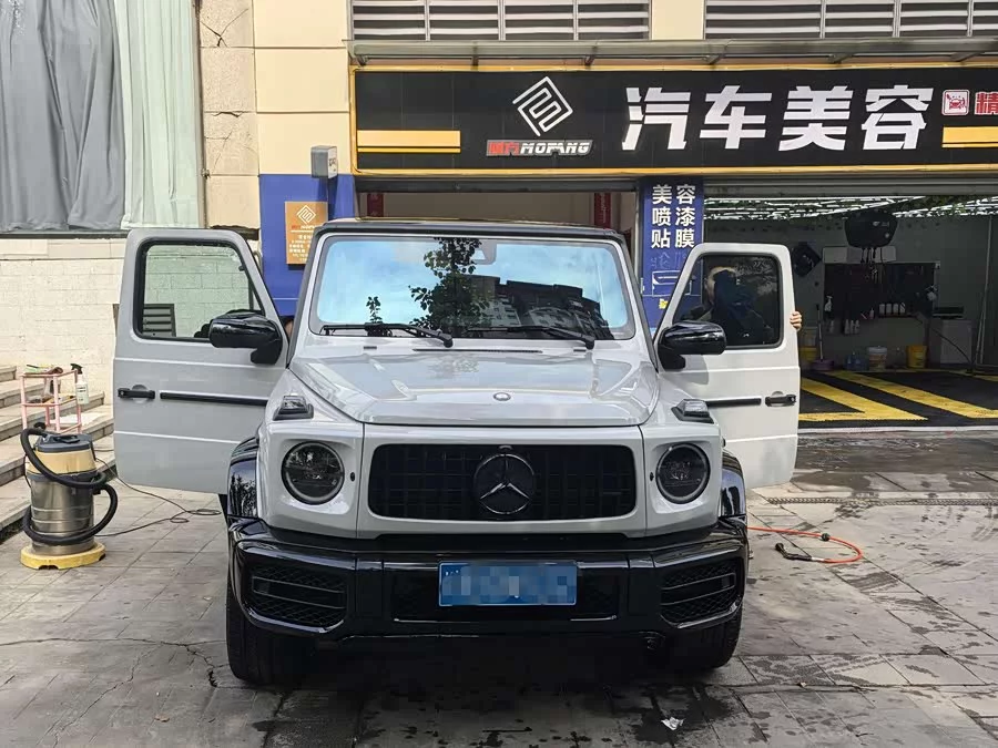 Mercedes Benz G-rated