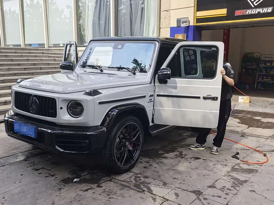 Mercedes Benz G-rated