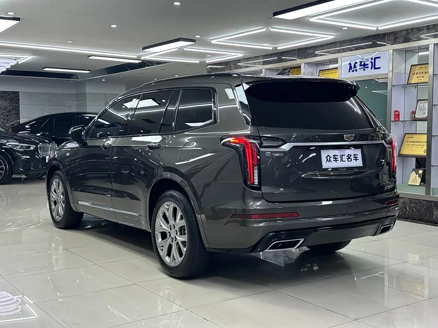 Cadillac XT6