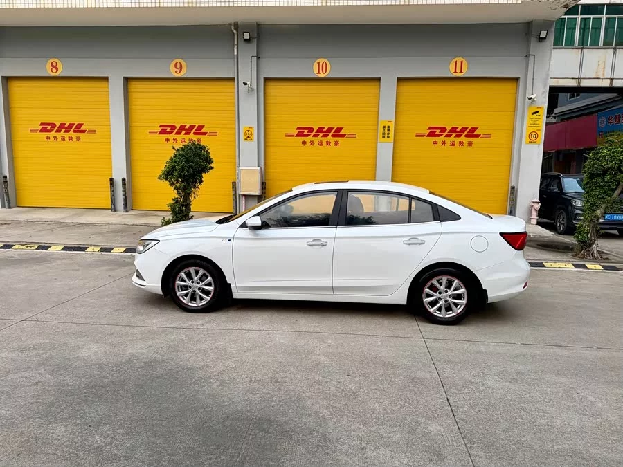 Roewe i5