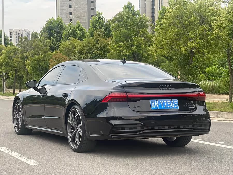 Audi A7L