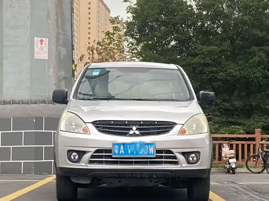 Mitsubishi Junge