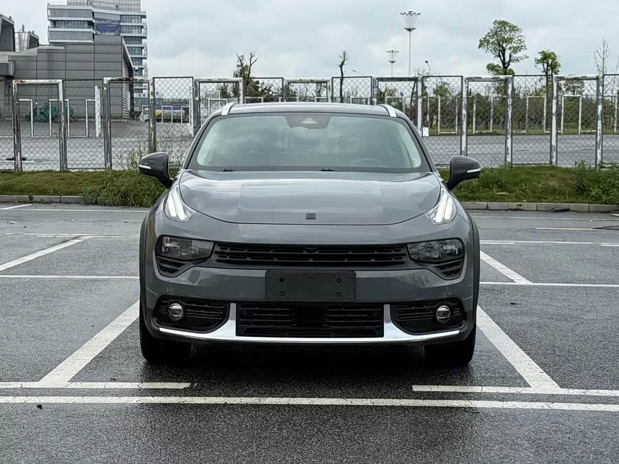 Lynk & Co 02