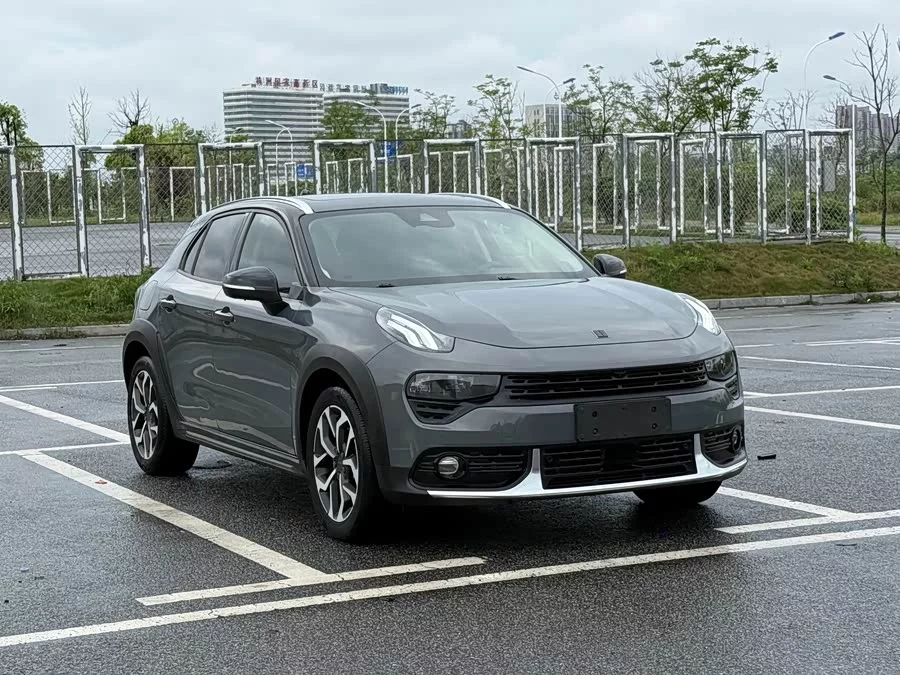 Lynk & Co 02