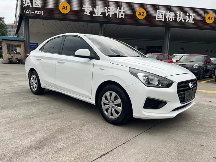 Hyundai Rena