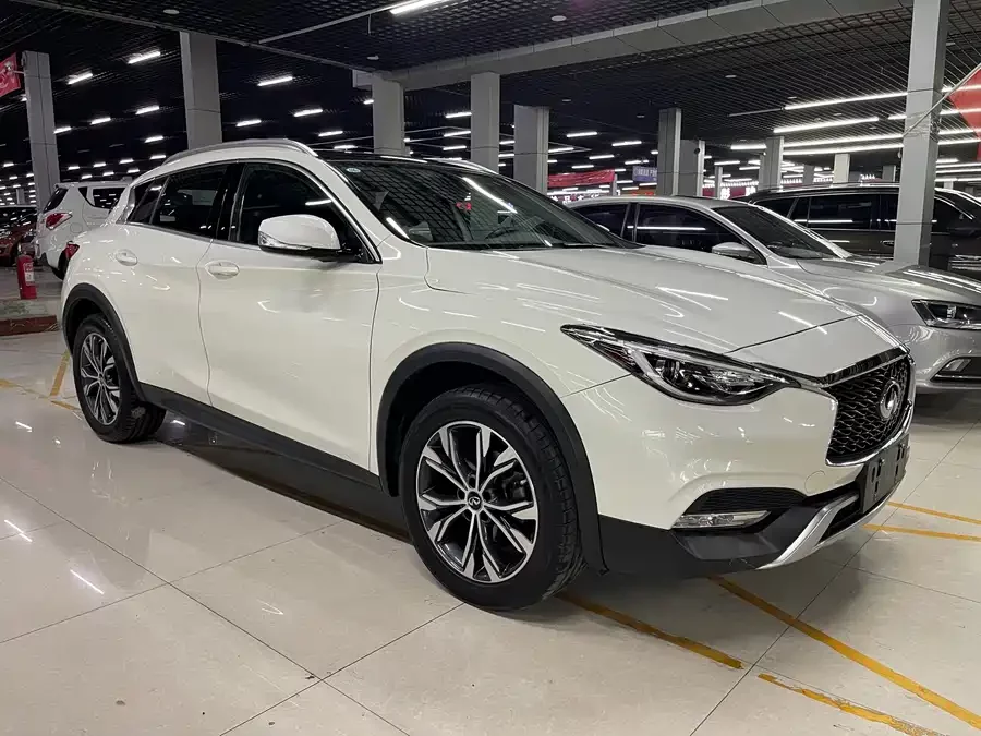Infiniti QX30