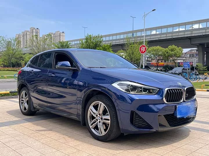 BMW X2