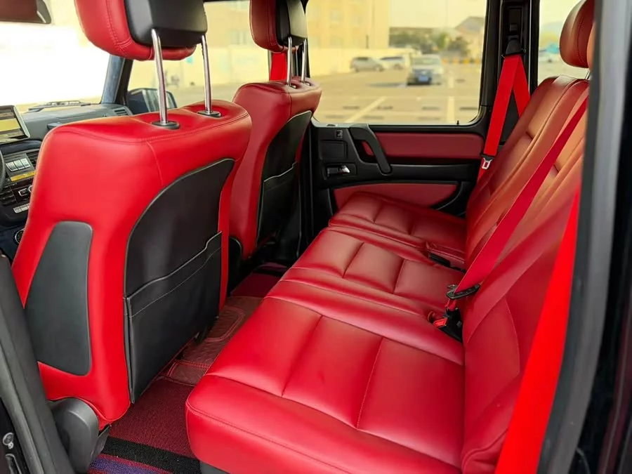 Mercedes Benz G-rated