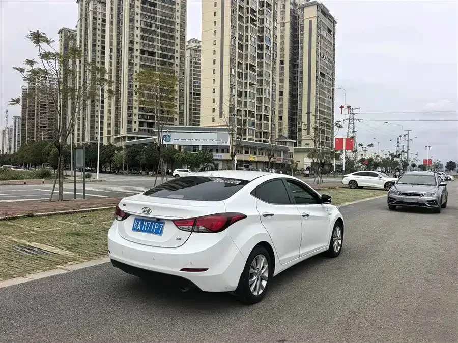 Hyundai Elantra