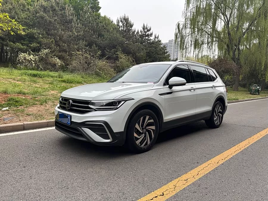 Volkswagen Tiguan L