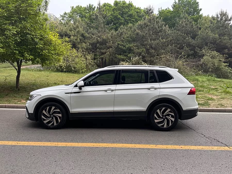 Volkswagen Tiguan L