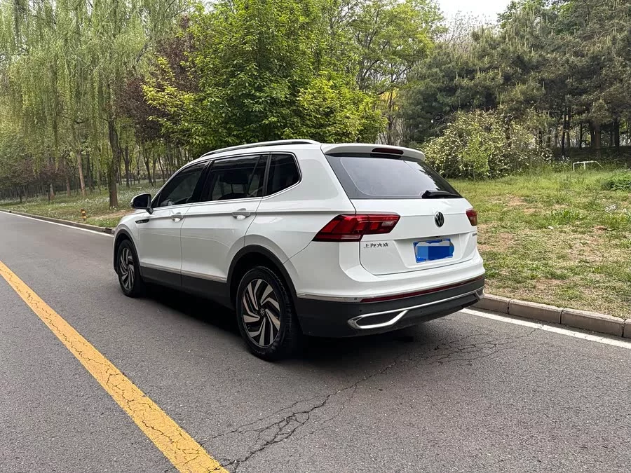 Volkswagen Tiguan L