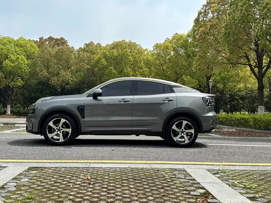 Lynk & Co 05